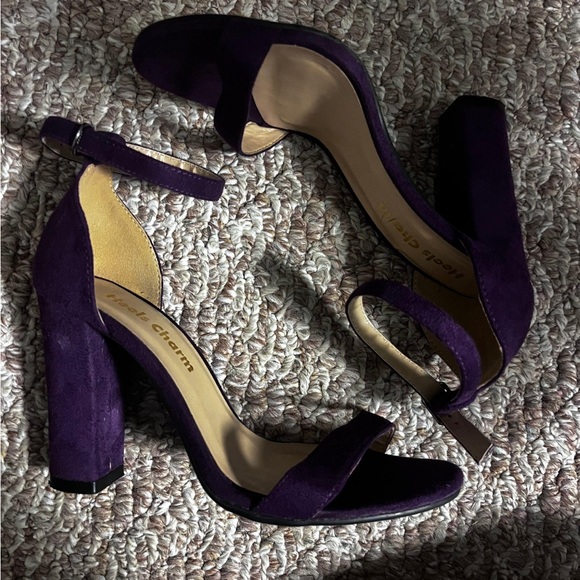 Homecoming Heels - Picture 1 of 2